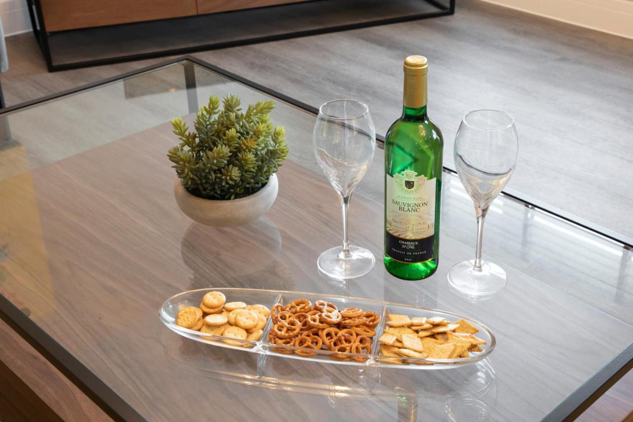 Elliot Oliver - Luxurious Two Bedroom Apartment With Parking Gloucester Exterior photo