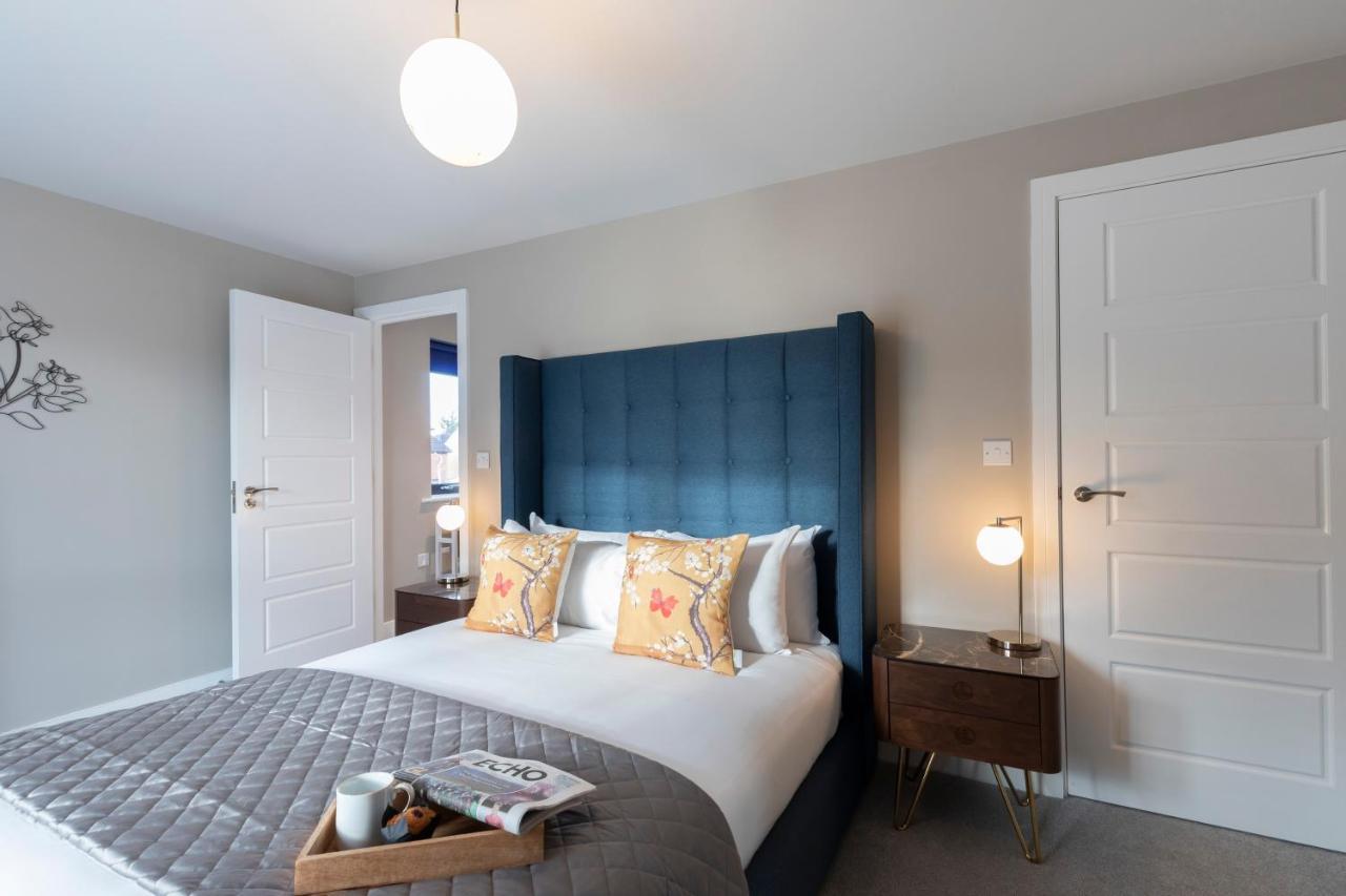 Elliot Oliver - Luxurious Two Bedroom Apartment With Parking Gloucester Exterior photo
