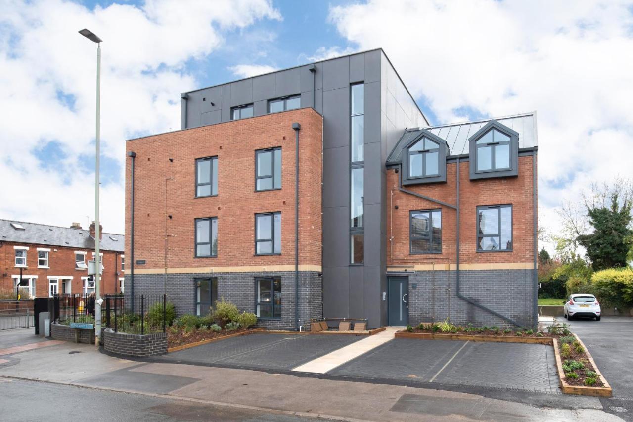 Elliot Oliver - Luxurious Two Bedroom Apartment With Parking Gloucester Exterior photo